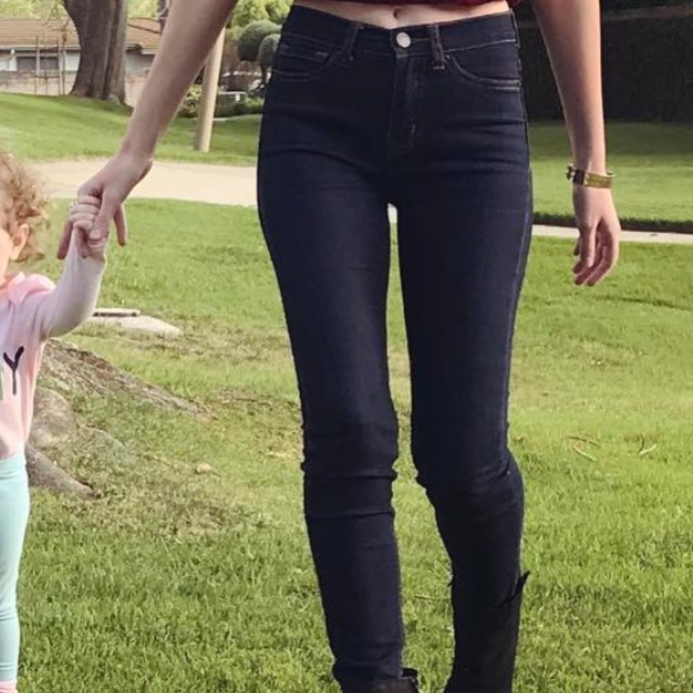 URBAN OUTFITTERS - BDG High Rise Cigarette Ankle Jeans